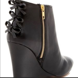 New Betsy Johnson Black Leather Wedge Boots sz 9